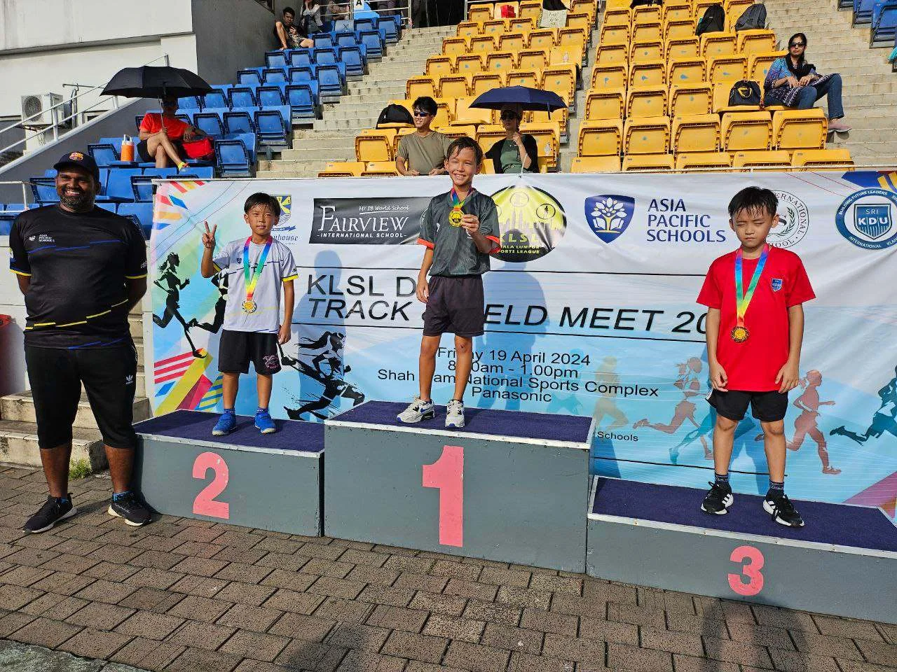 APIS athletics dominates KLSL Division 2 track & field meet 2024