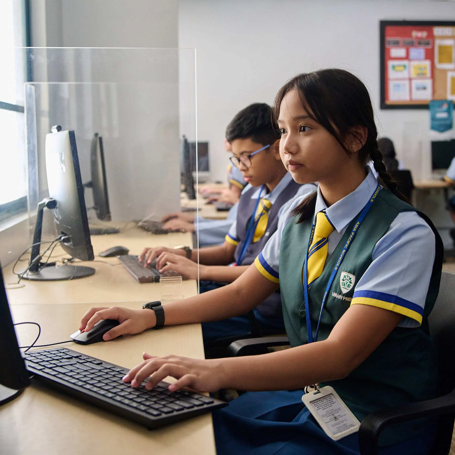 APS students doing ICT activities